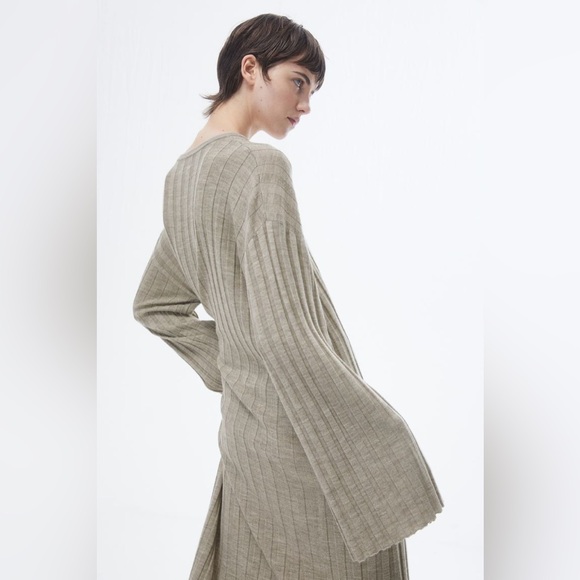 H&M Rib-knit 100% Merino Wool Dress - Picture 7 of 8